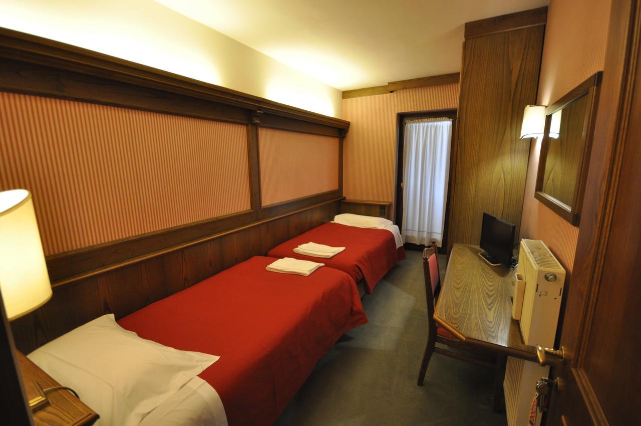 Hotel La Lepre Bianca Gallio Exterior photo